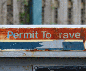 Permalink to 60 of the Best Dance Tracks, Served in 6 Easy Shadowbox Portions permit_to_rave